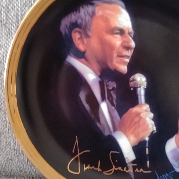 Frank sinatra, Ol' Blue Eyes collector plate - Picture 5 of 10